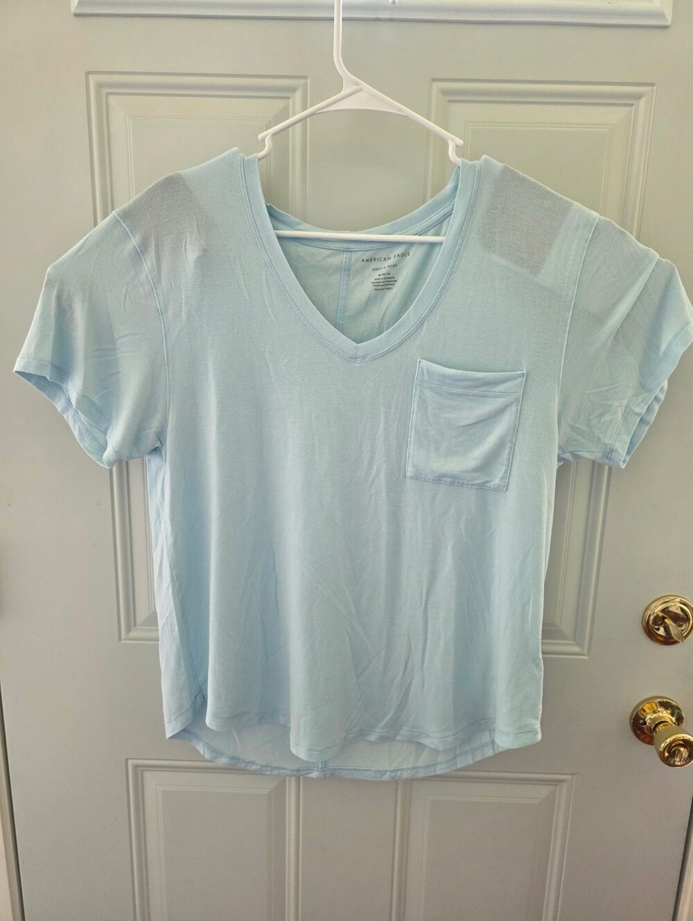 American Eagle Outfitters Pale Blue V-Neck Pocket Tee Size Medium
